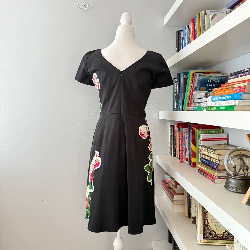 Carolina Herrera Black Midi Dress with Floral Design - Picture 7 of 16